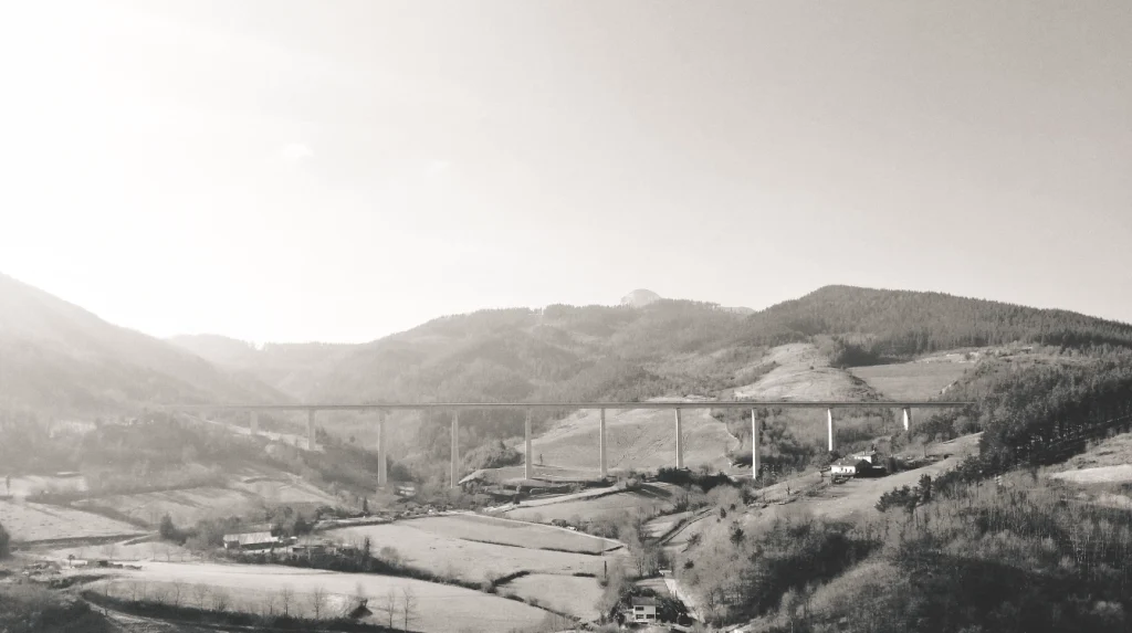 Viaduct over Zabaleta and Larrazábal streams and Kinatoi Viaduct.